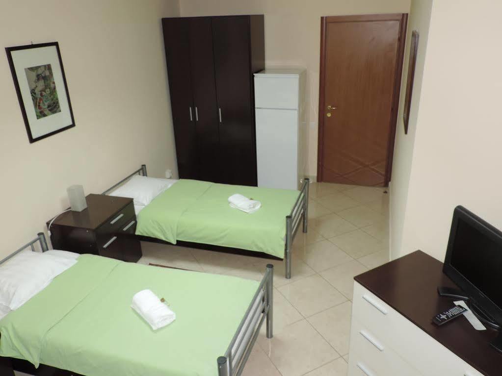 Monte Carlo Palace Rooms บูคาเรสต์ ภายนอก รูปภาพ