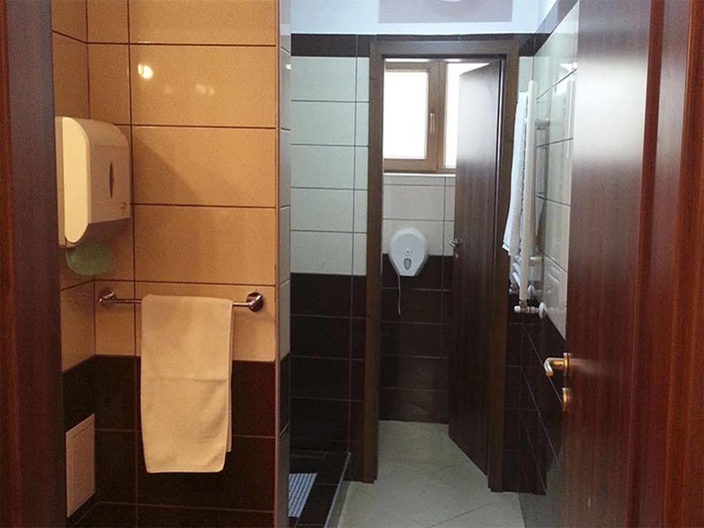 Monte Carlo Palace Rooms บูคาเรสต์ ภายนอก รูปภาพ