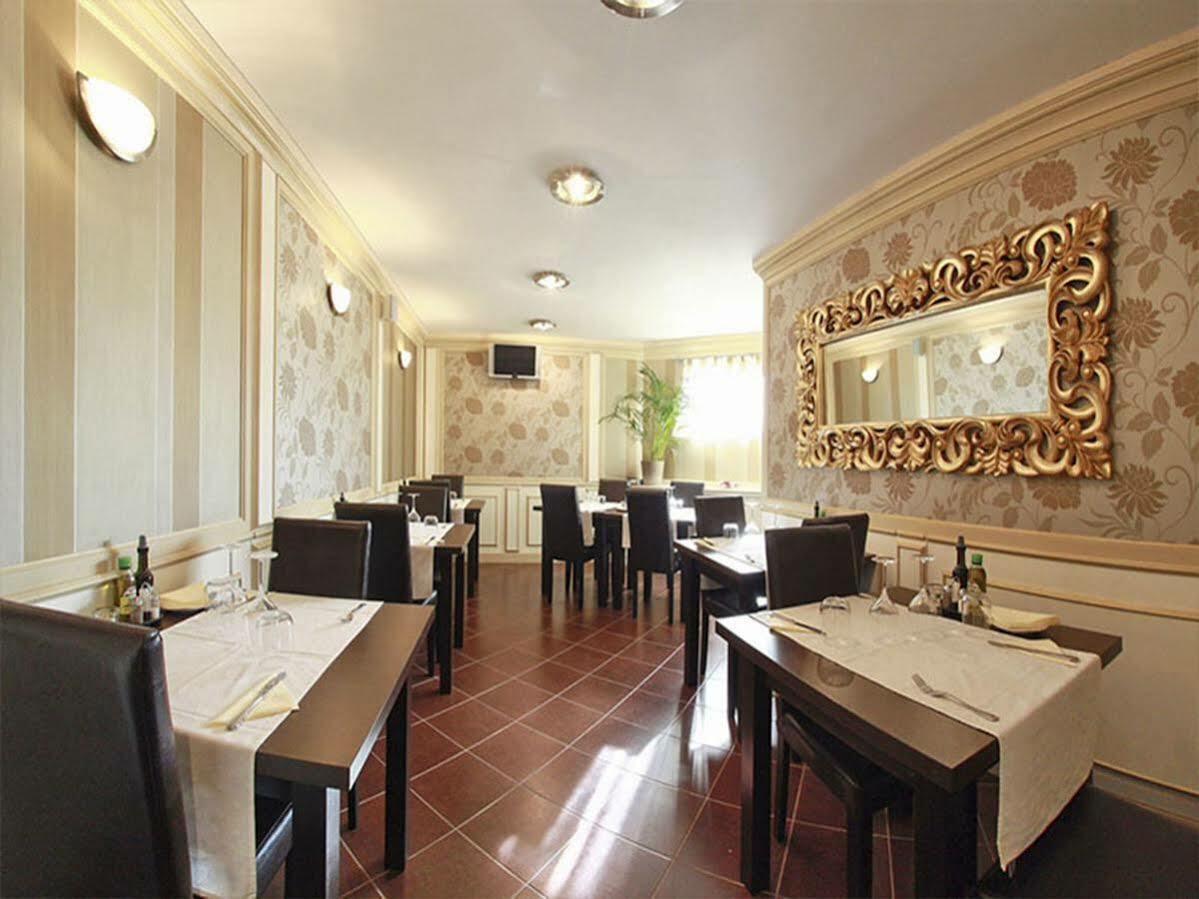 Monte Carlo Palace Rooms บูคาเรสต์ ภายนอก รูปภาพ